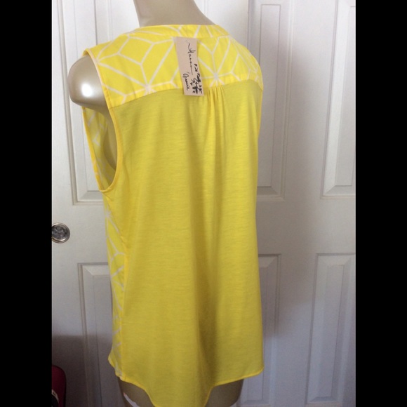 Top - Picture 2 of 2